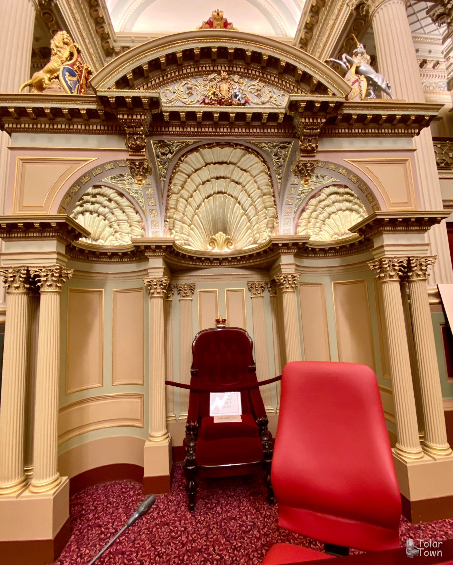 Parliament: the Queen's seat